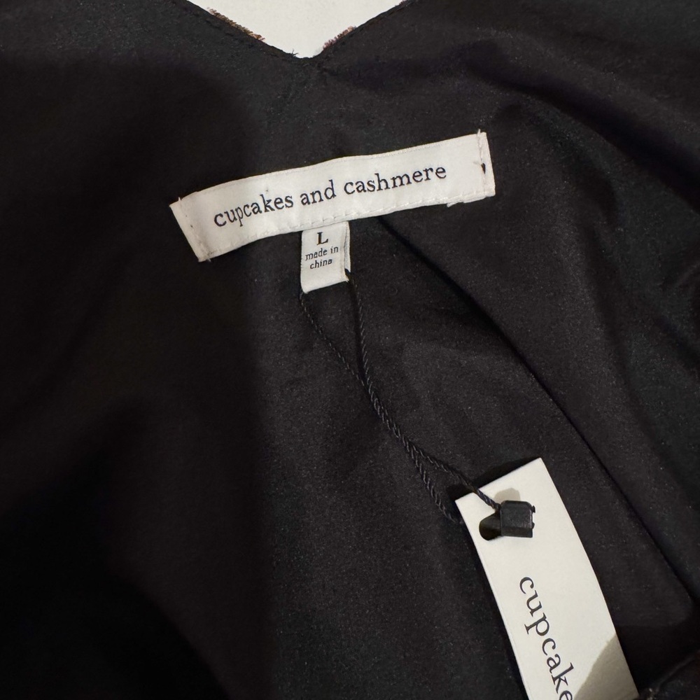 Cupcakes & Cashmere Black Floral Velvet Blouse Cold Shoulder Sz L NWT Romantic - Picture 8 of 11